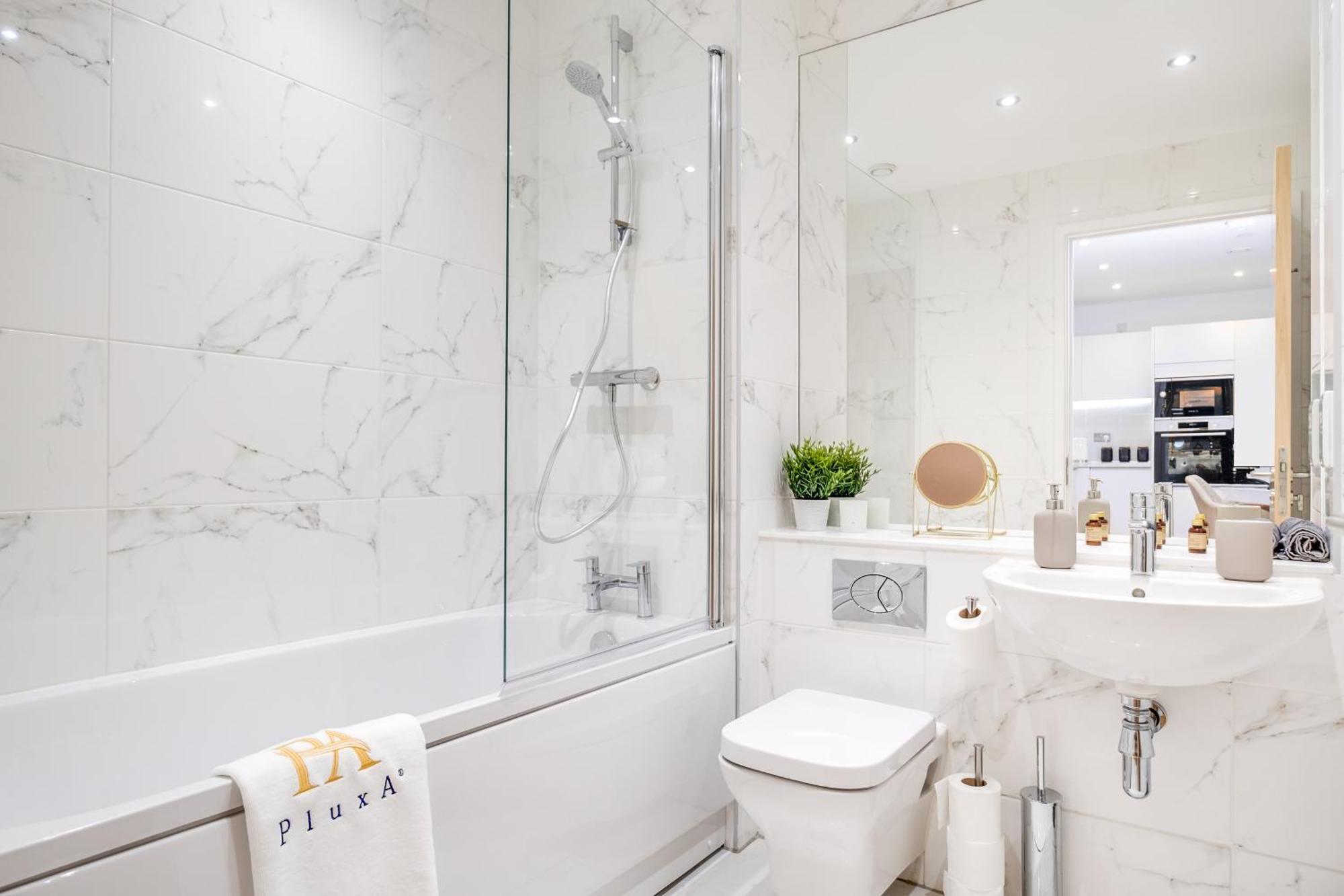 Pluxa Creme Opulence 5 Star Beautiful High End Apartment In Birmingham City Centre Exteriör bild
